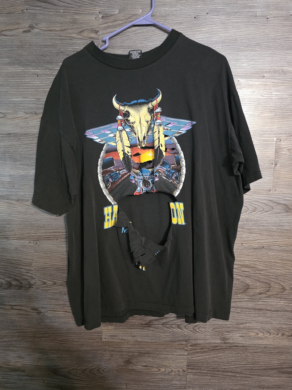 Harley-Davidson Black Short-Sleeve Tee with Western Skull and Feather Graphic